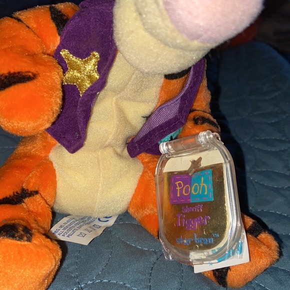 COPY - Sheriff Tigger plush doll - Picture 2 of 4